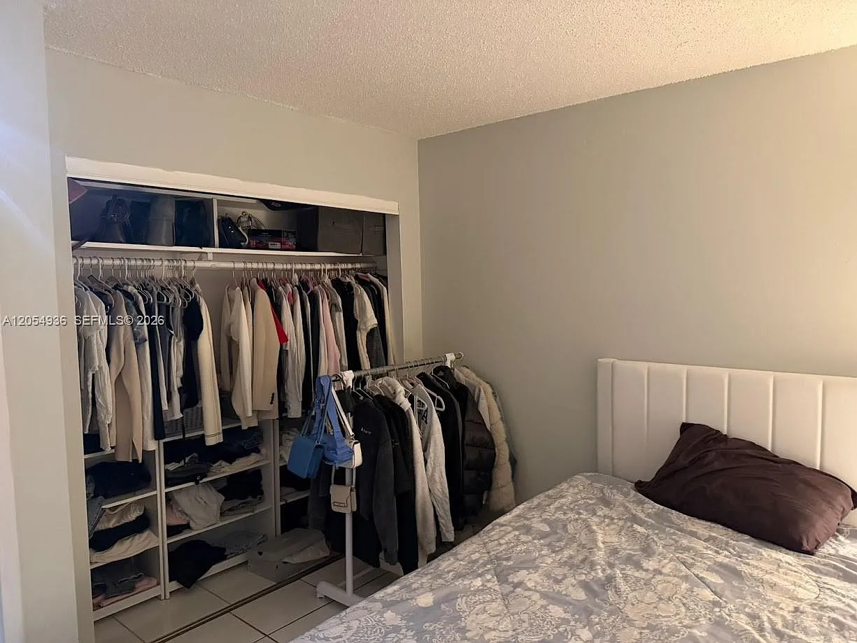 Bay Place Condo — Photo 4