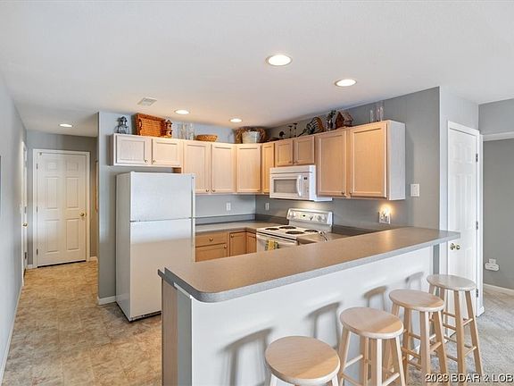 4th image of 549 Park Place Dr #3A
