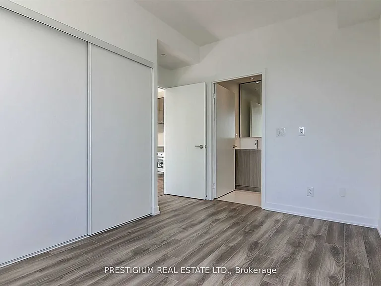 20 Edward St #804 — Photo 17