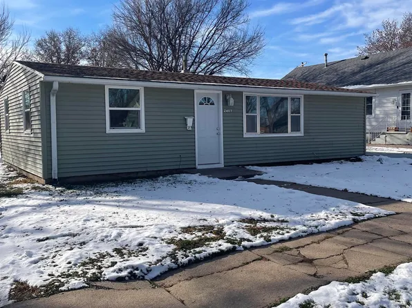 2407 W 7th St, Hastings, NE 68901