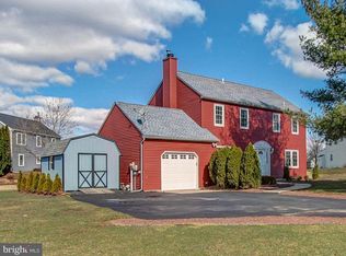 105 Hampton Cir, Gilbertsville, PA 19525