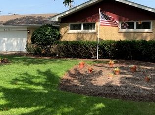 712 Longview Dr, Countryside, IL 60525