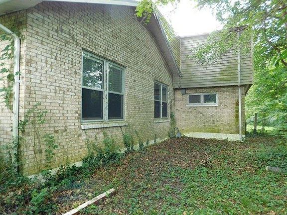 3rd image of 129 Beverly Ave