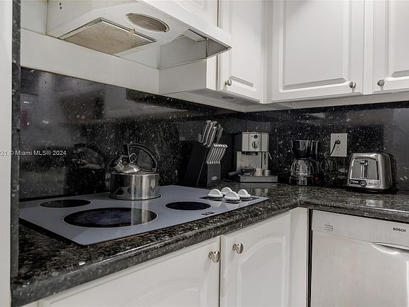 5th image of 3901 S Ocean Dr APT 6M