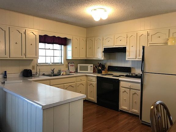 5th image of 4955 Red Oak Dr