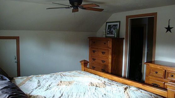 Master (Upstairs)