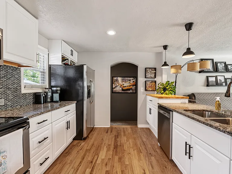 115 N Vinson St — Photo 9