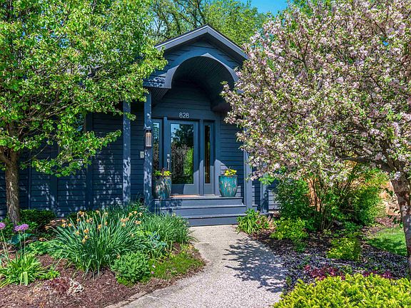 2nd image of 828 Tamarack Way