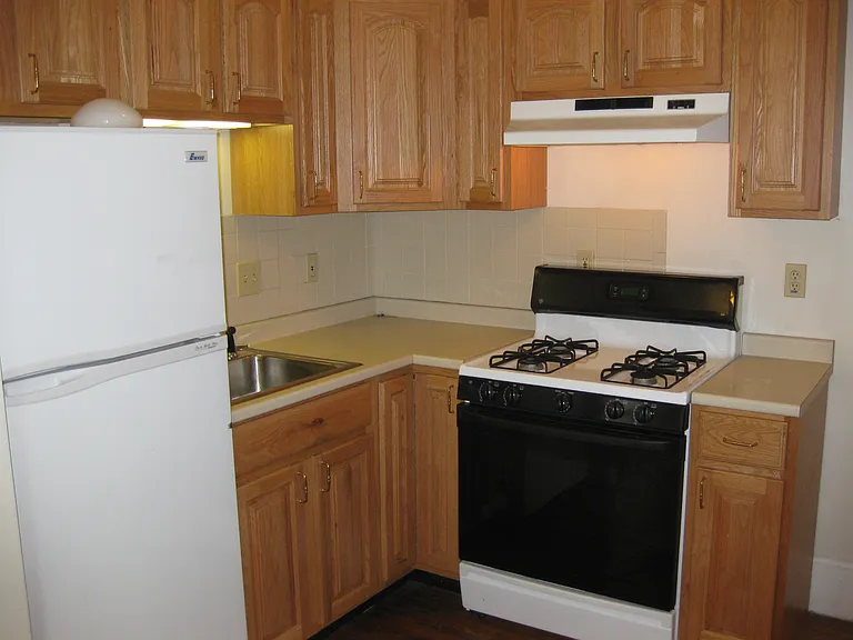 132 Crescent St #2 — Photo 4