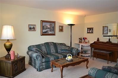 3rd image of 8201 Monticello Ave