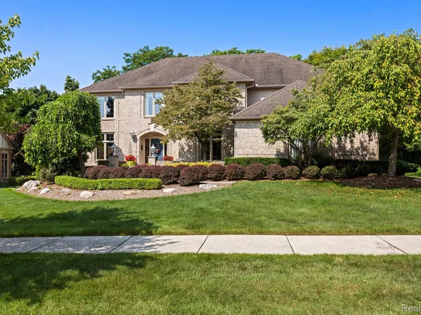 54417 Ridgeview Dr, Shelby Township, MI 48316