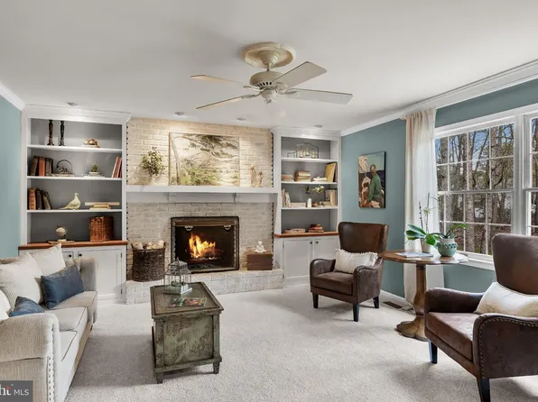 2 Strafford Ct, Medford, NJ 08055