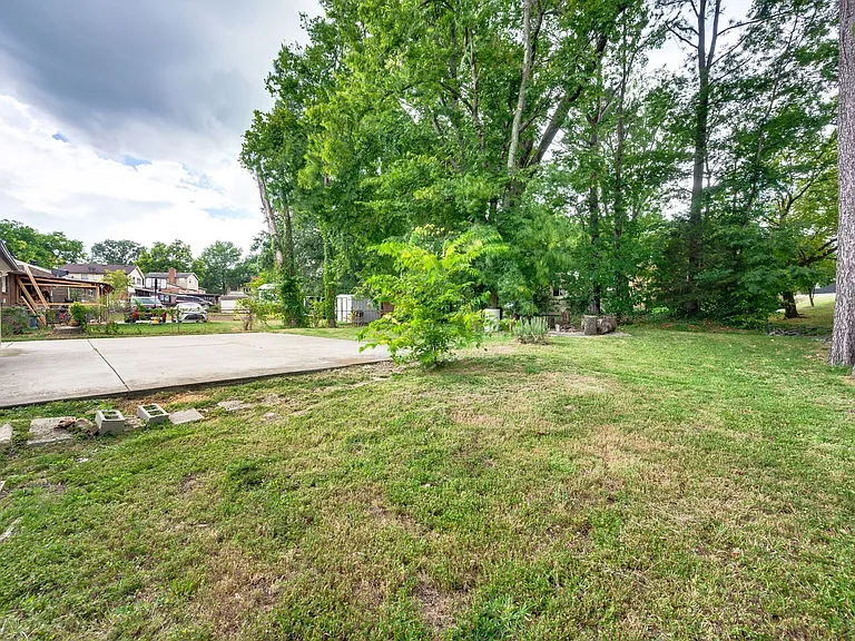5409 Country Dr — Photo 33