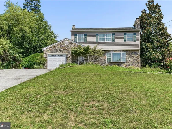 733 S Park Ave, Audubon, PA 19403