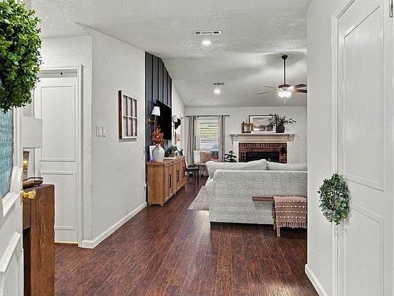 4th image of 6832 Lyndale Dr
