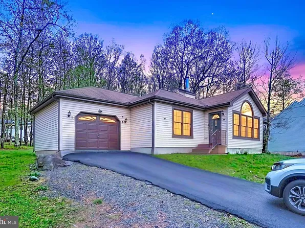 4341 Pine Ridge Dr, Bushkill, PA 18324