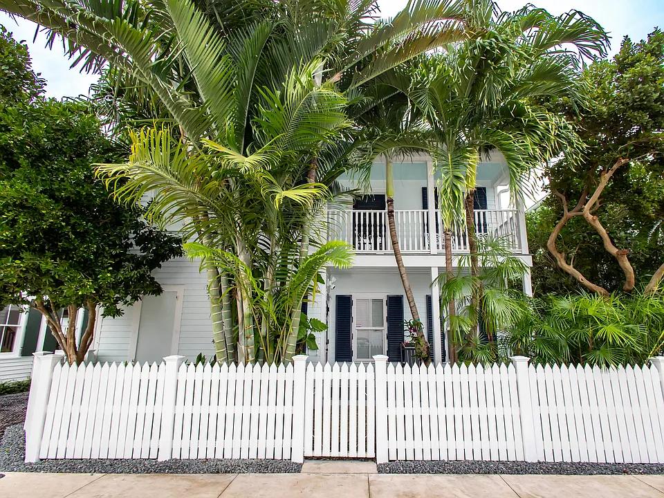 814 Ashe St