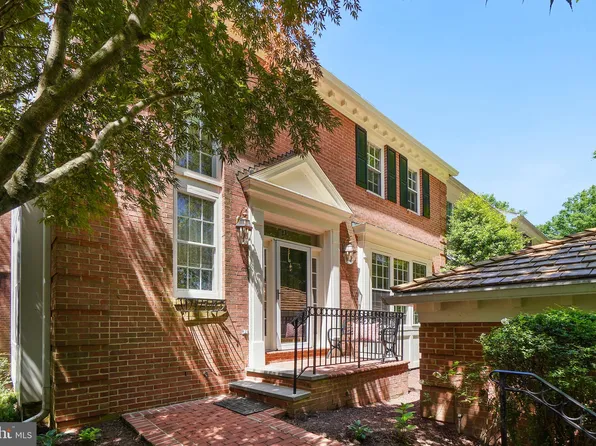 9420 Turnberry Dr, Potomac, MD 20854