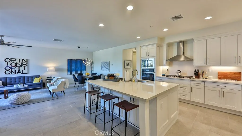 3 bed, 1943 sqft, $6,500 — Photo 1