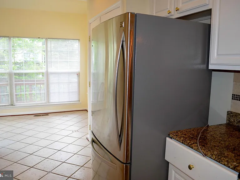 6863 Drifton Ct — Photo 9