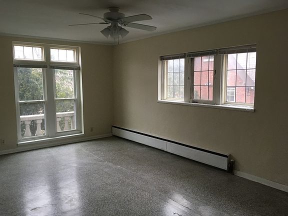 3rd image of 2634 N Maryland Ave APT A