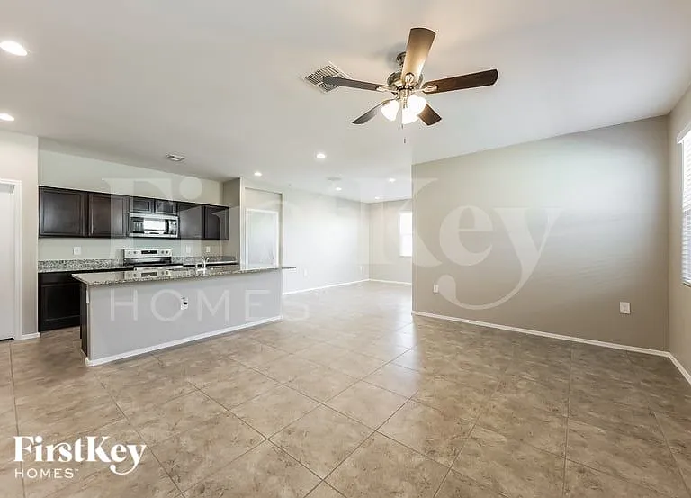 18442 W Faye Way — Photo 3