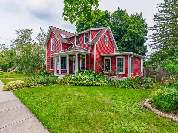128 N 1st St, Evansville, WI 53536