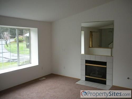 4th image of 5603 Bridgeport Way W #A