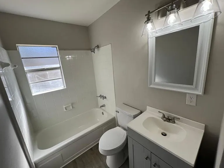 411 Bear Rd #B — Photo 2