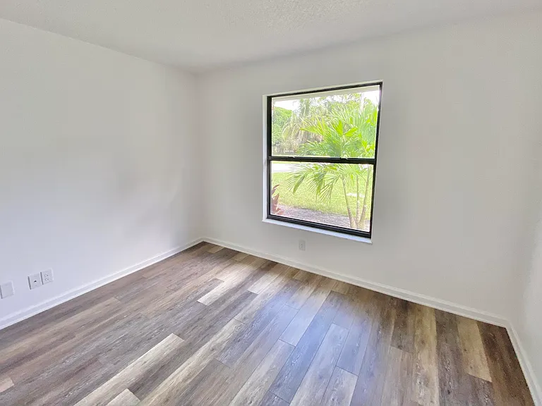 212 Trace Ct — Photo 17