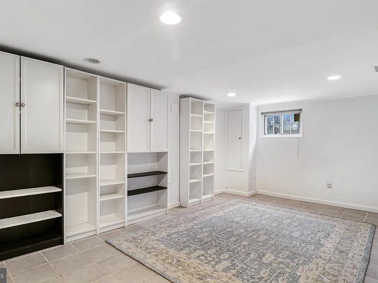 5012 Gainsborough Dr — Photo 9