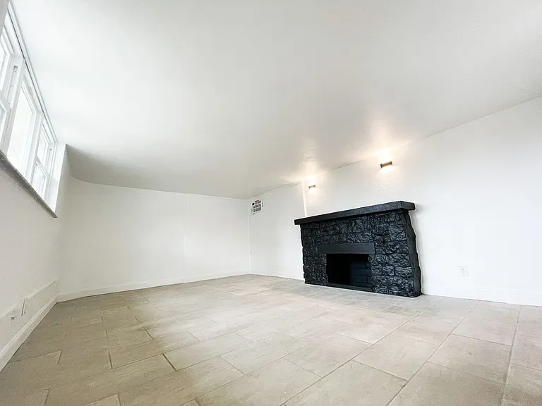 418 Parkwood Rd — Photo 5