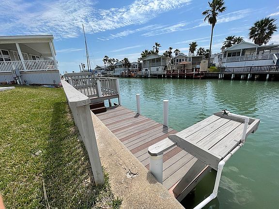 3rd image of 700 E Clam Cir