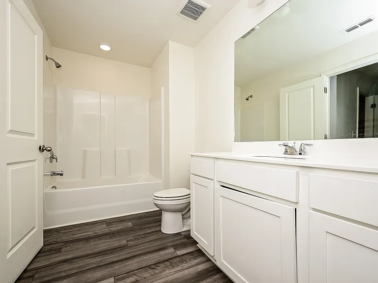108 Swindon Dr — Photo 8