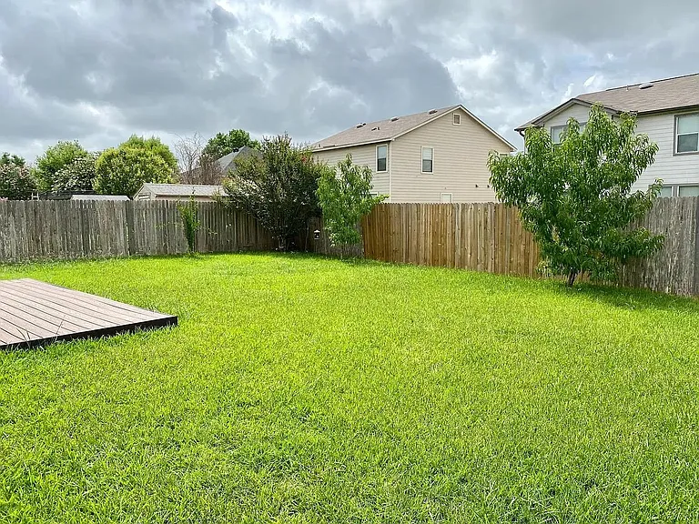 731 Abundance Ln — Photo 26