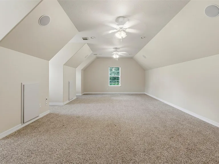 106 Lazy Springs Dr — Photo 37