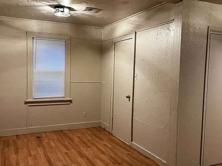 1613 E Park Pl — Photo 17