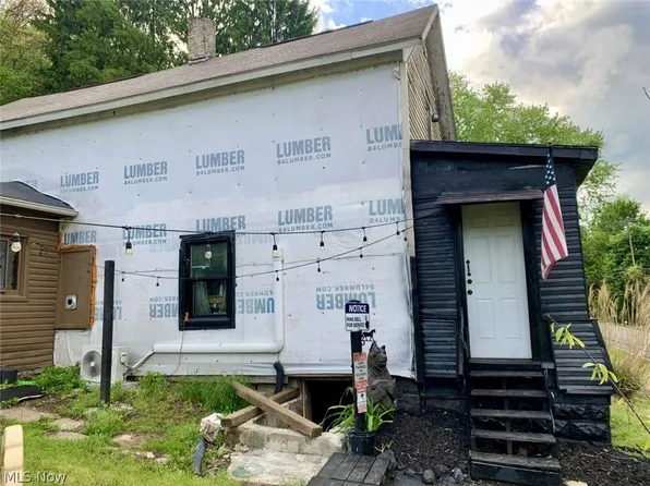 486 Deersville Ave, Uhrichsville, OH 44683