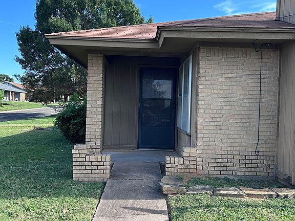 2nd image of 501 Guerin Dr