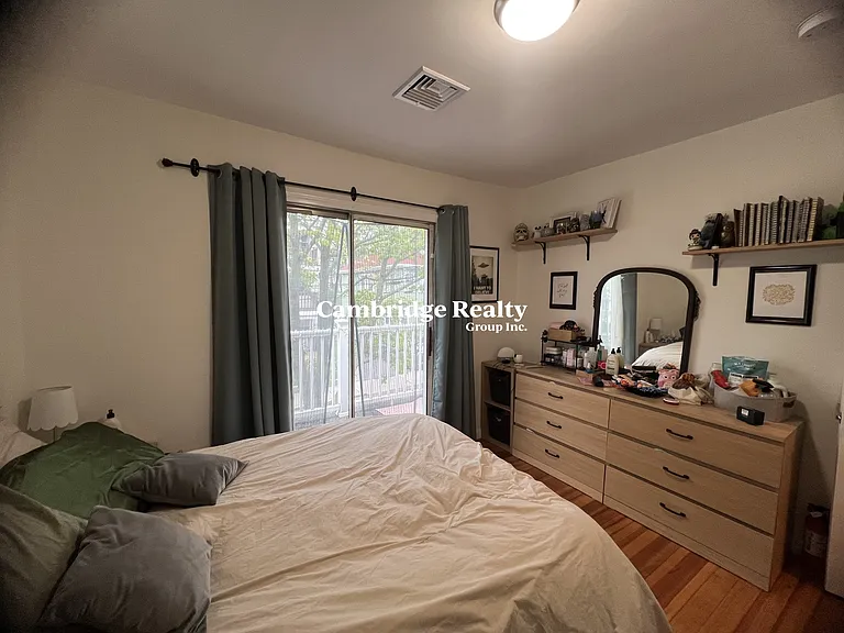 52 Raymond Ave — Photo 11