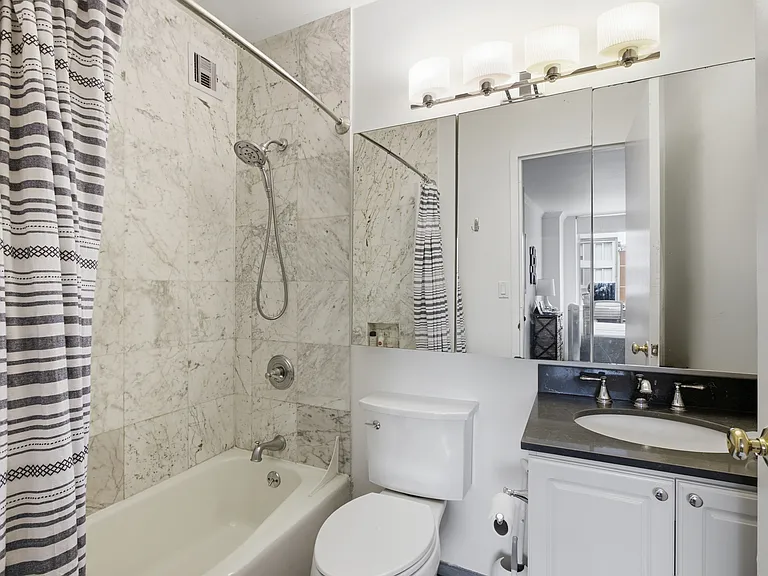 127 E 30th St #11A — Photo 9