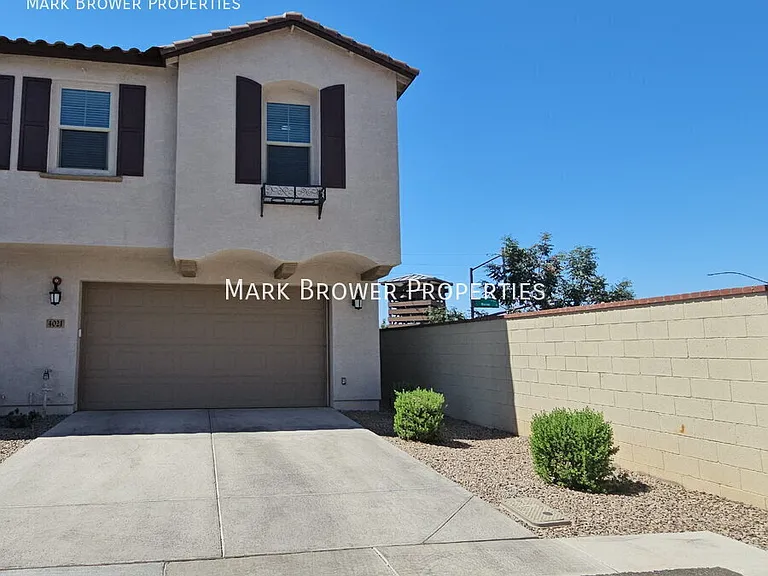 4021 E Arabian Dr — Photo 2