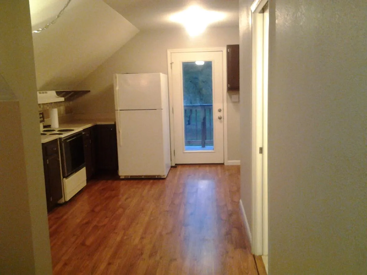202 N Lake Street — Photo 4