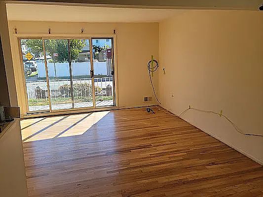 4th image of 704 Port Richmond Ave Floor 1