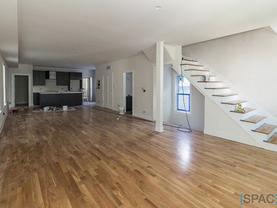 1st image of 3114 N Southport Ave #2nd