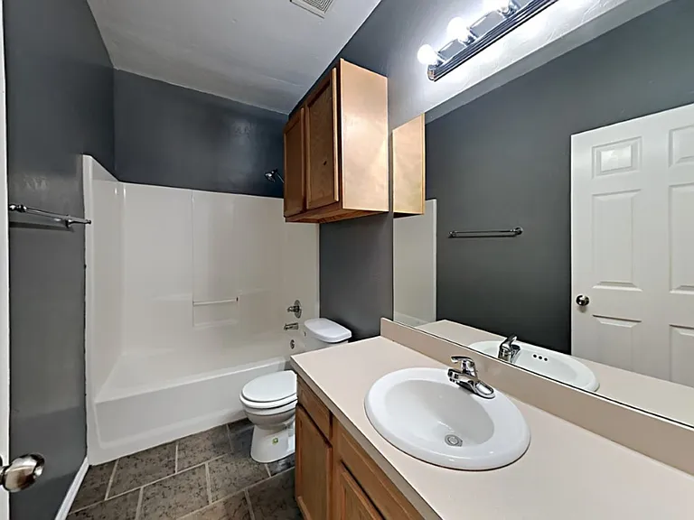 1713 W Palm Pl — Photo 10