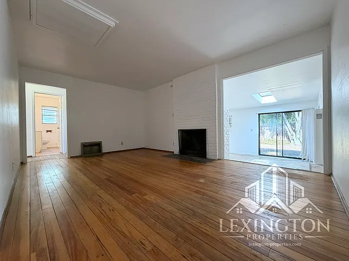 3561 David Way — Photo 16
