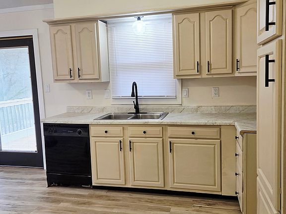 3rd image of 1350 SE 60th St