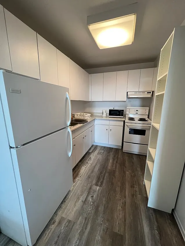 Flex Room - St. Clair Avenue East & Yonge Street — Photo 3