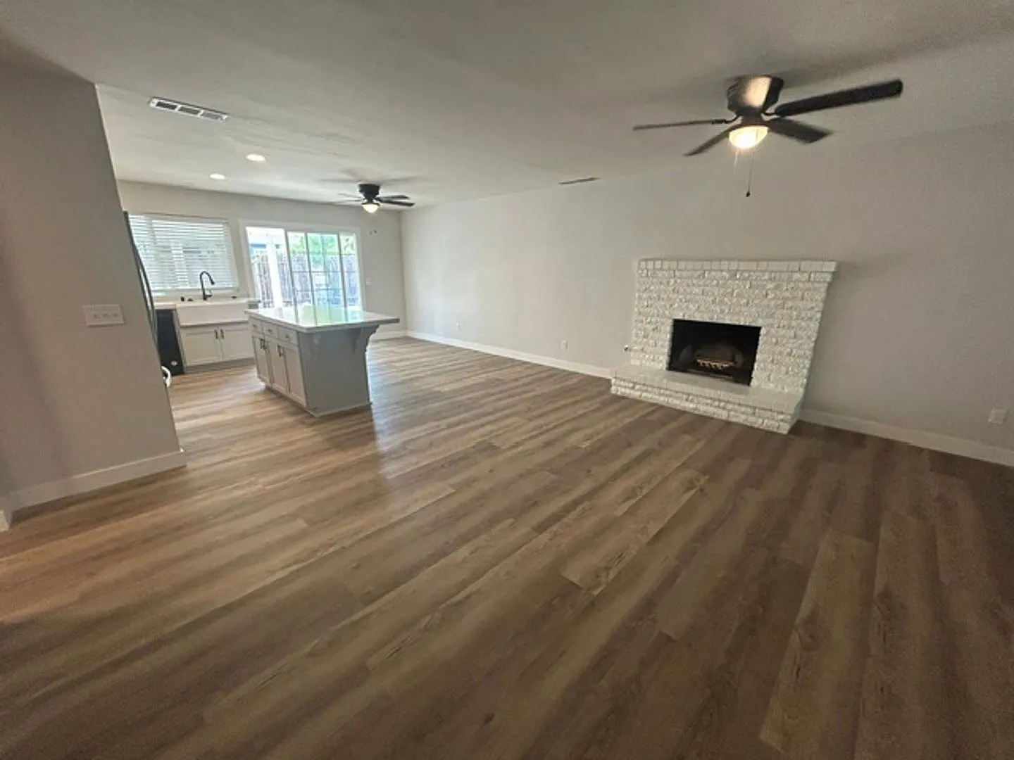 Newly remodeled 3 Bedroom 2 Bathroom in SW Visalia!! — Photo 2